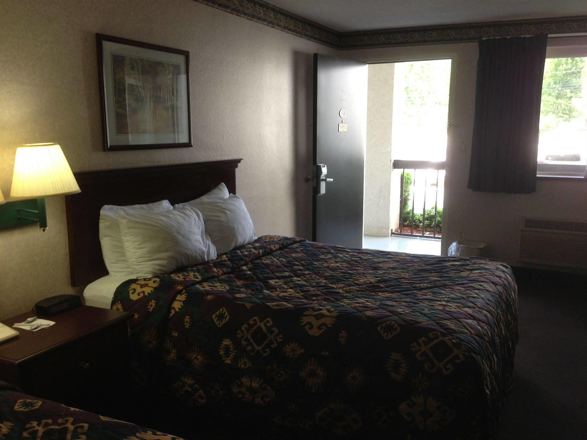 Cherokee Grand Hotel Экстерьер фото